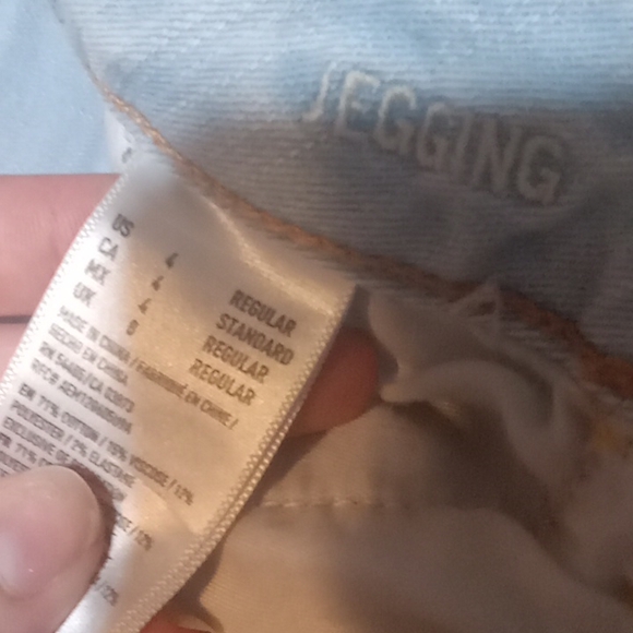 American Eagle Jeans - Picture 2 of 4